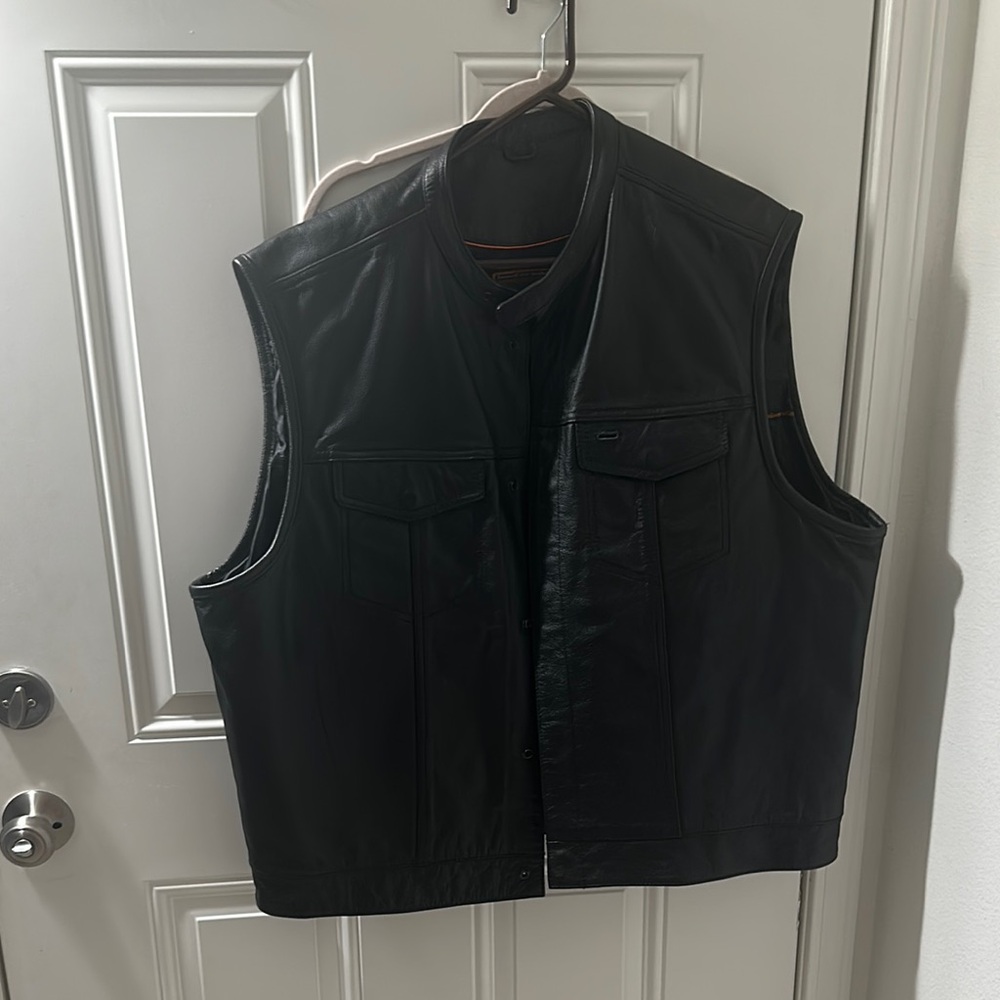 Black Insulated Zip-Front Vest